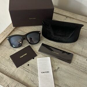 Tom Ford Julie Mirrored sunglasses. Like new.